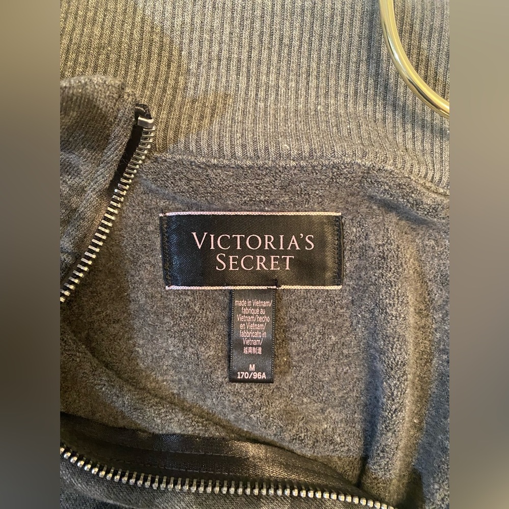 Victoria Secret Coat / Size: MEDIUM / Animal Print / Gently used. - Picture 5 of 5